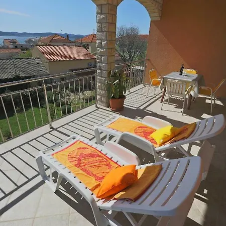 Guest house Lucija 3*