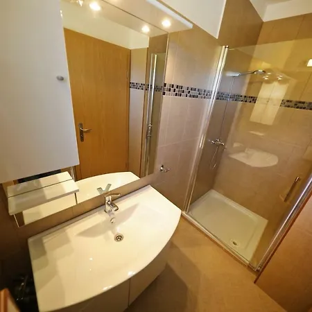 Pensjonat Lucija 3*