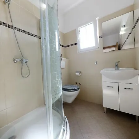 Guest house Lucija Bibinje