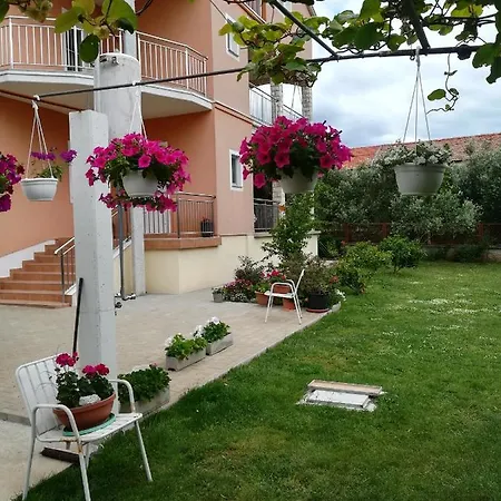 Pensjonat Lucija
